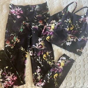 Cute Floral High waisted leggings and bra top. Workout wear -excellent condition
